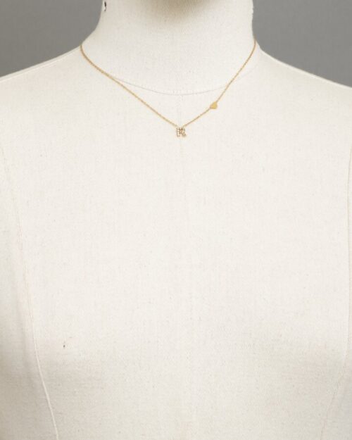 COLLANA CON LETTERA "R"