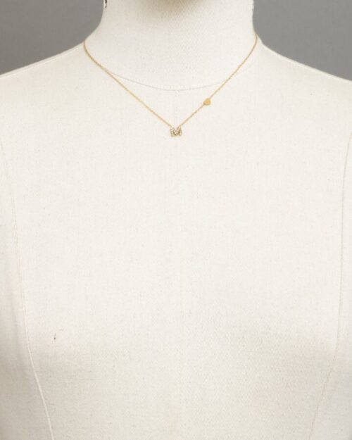 COLLANA CON LETTERA "M"