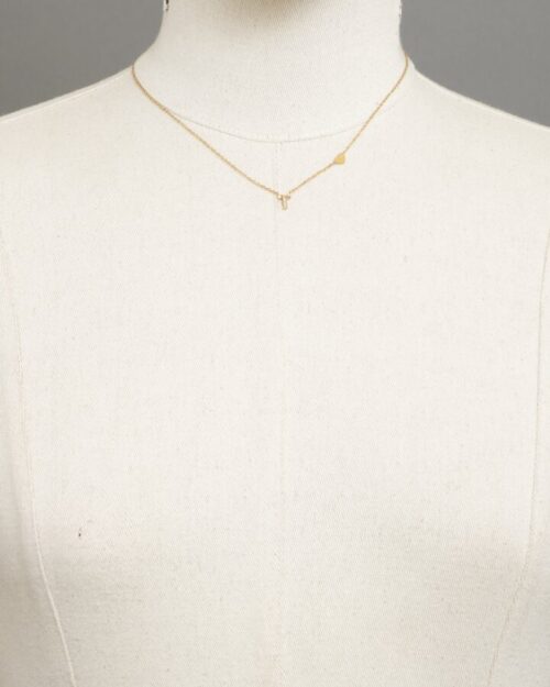 COLLANA CON LETTERA "T"