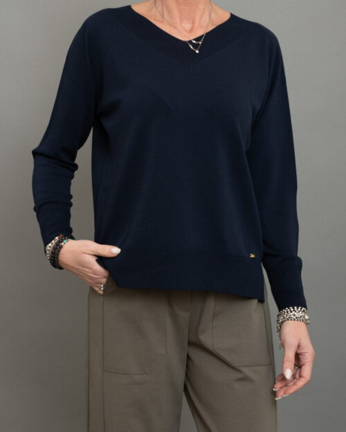 MAGLIA SCOLLO A V