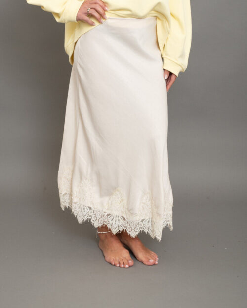 GONNA SATIN CON PIZZO